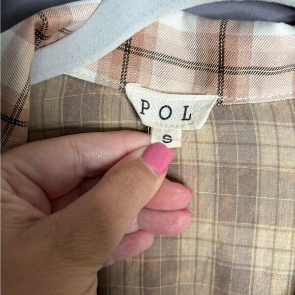 POL Tan and Pink Plaid Button Down Shirt With Front Pockets Size Small - Picture 4 of 7